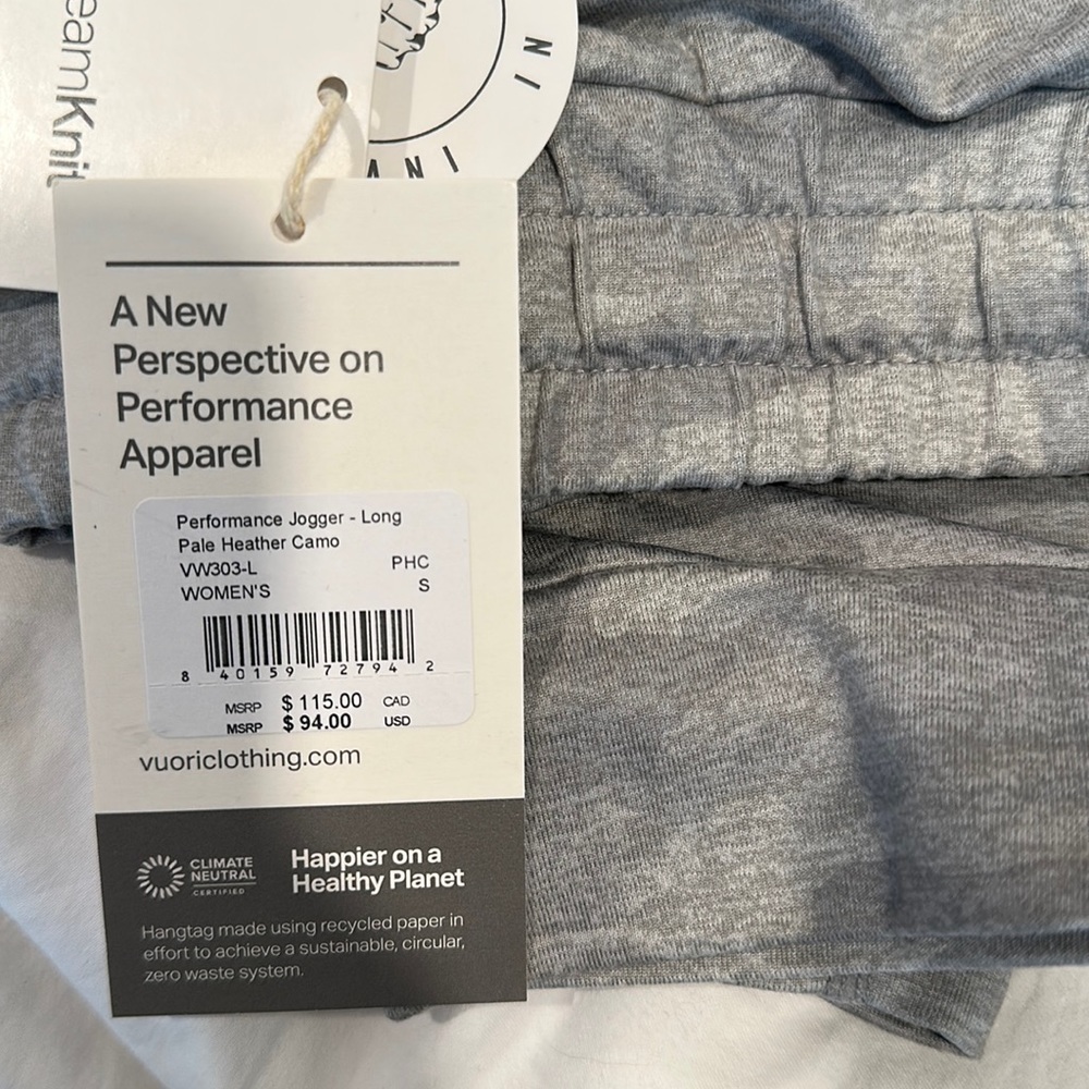 Vuori, brand new Performance Jogger. Pale Heather Camo